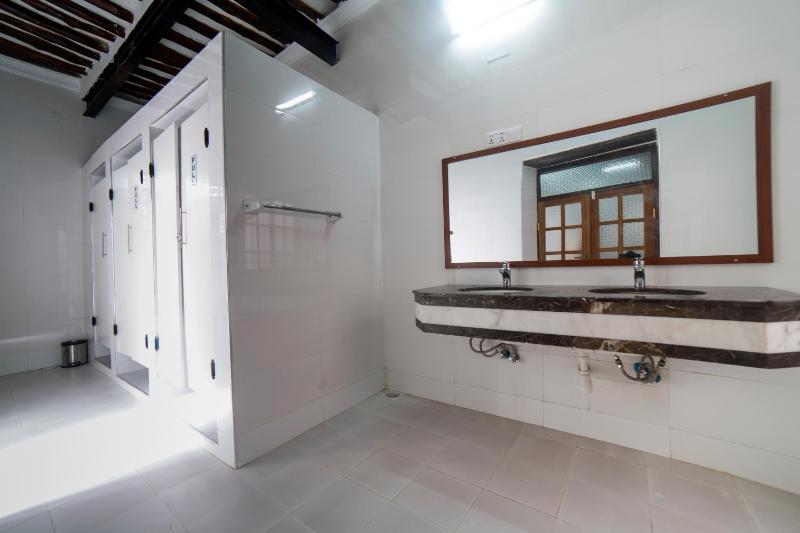 Stone Town House - image 6