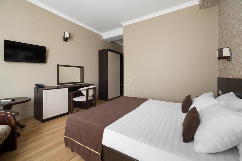 Standard Double or Twin Room with Pool View image 1