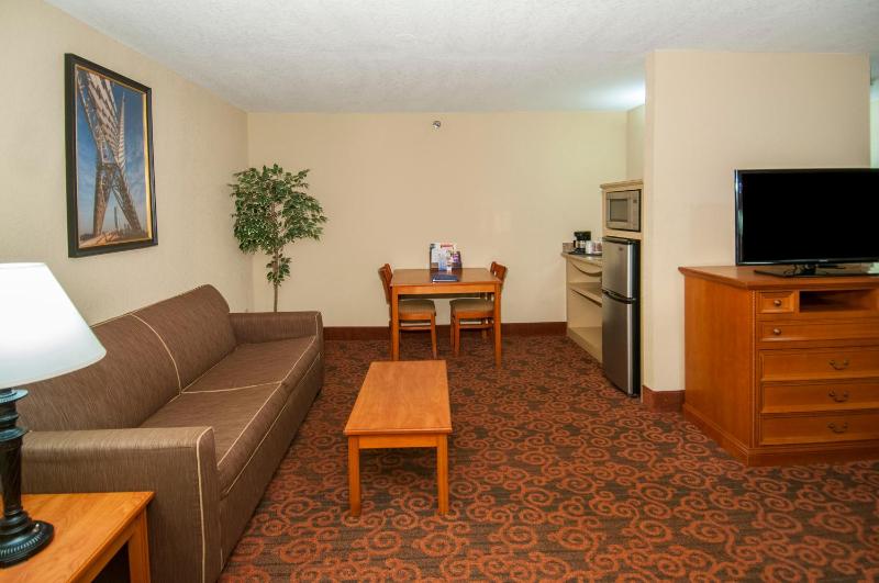 Double Queen Suite image 3