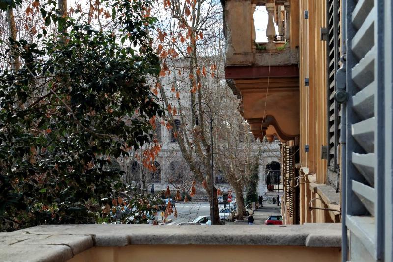 Apartment with Balcony image 4