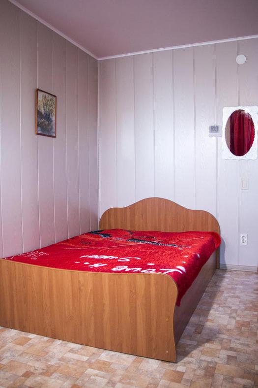 Family Room image 3