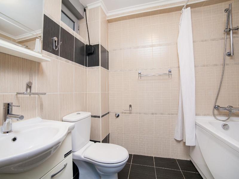One-Bedroom Apartment with Sea View image 4
