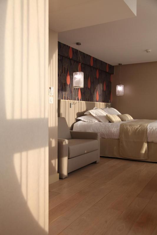 Prestige Triple Room image 2