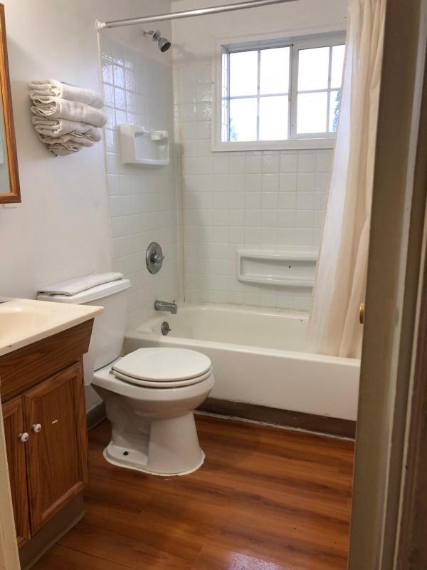 Budget inn - image 12