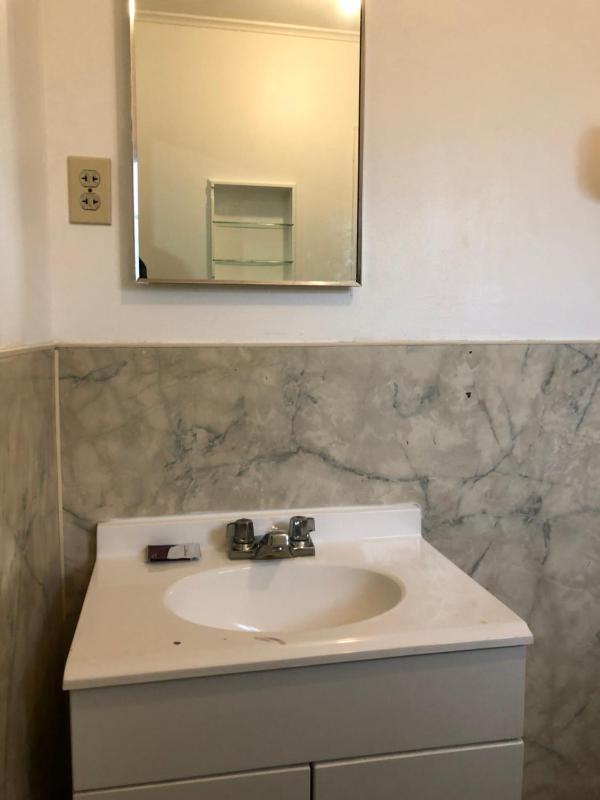 Budget inn - image 8