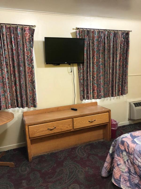 Budget inn - image 14