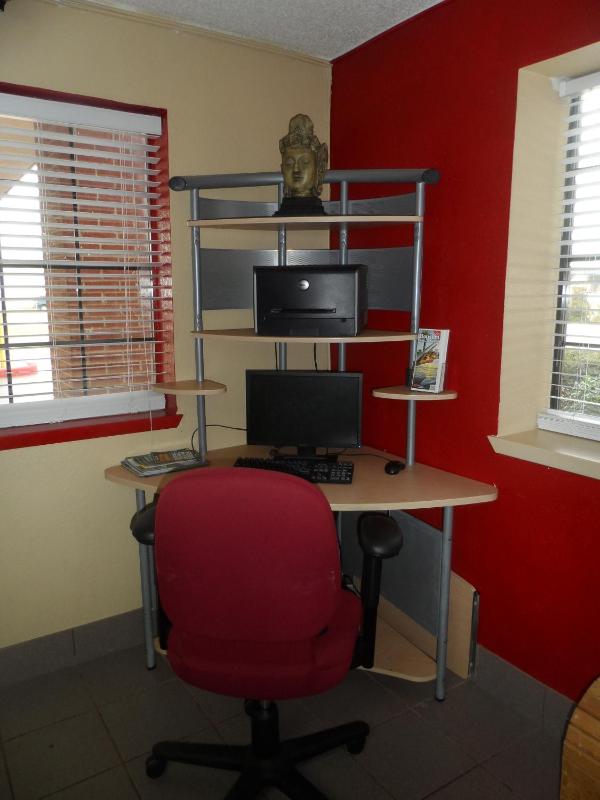 Budgetel Inn Houston/Nasa - image 4