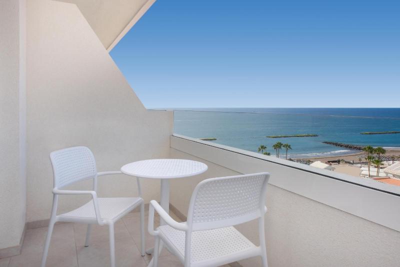 Twin Room with Sea View image 3