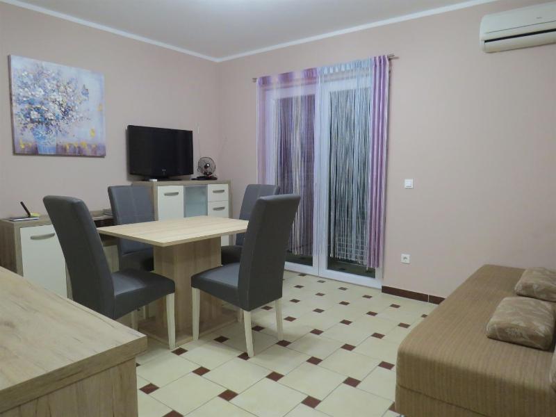 Apartment Nedjeljko - image 8