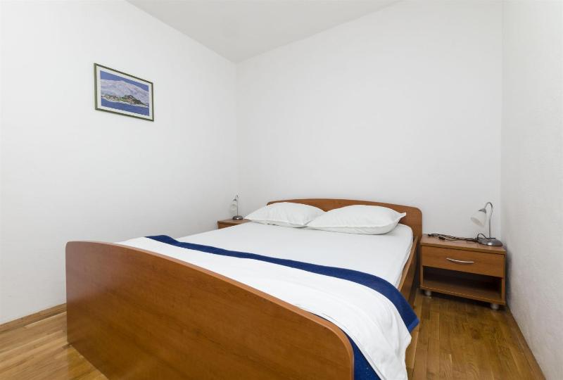 One-Bedroom Apartment image 1