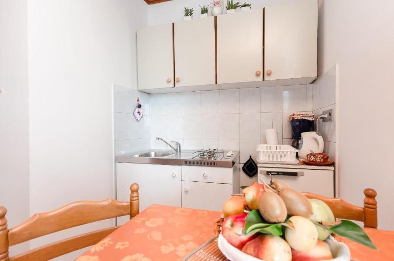 One-Bedroom apartment Standard image 2