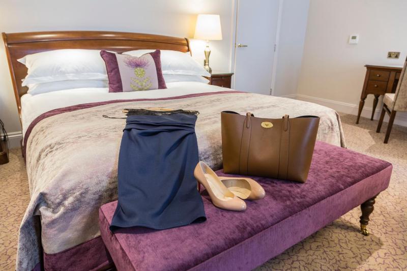 Feature Suite image 3