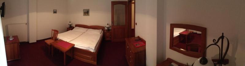 Double or Twin Room image 2