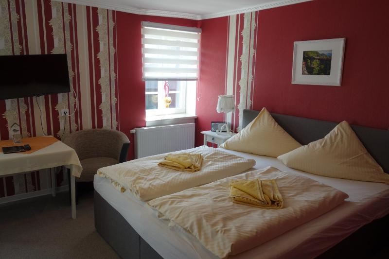Double Room image 1