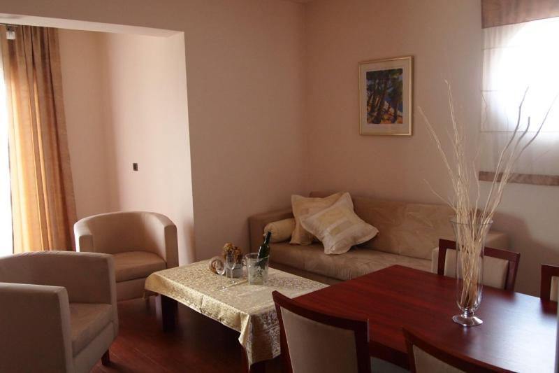 Standard One-Bedroom Apartment with Balcony image 3