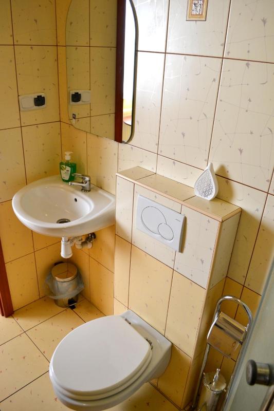 Quadruple Room image 3
