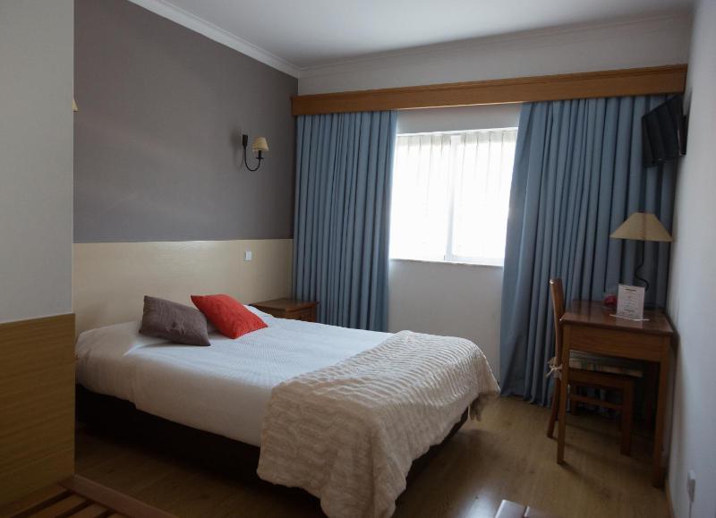 Double or Twin Room image 2