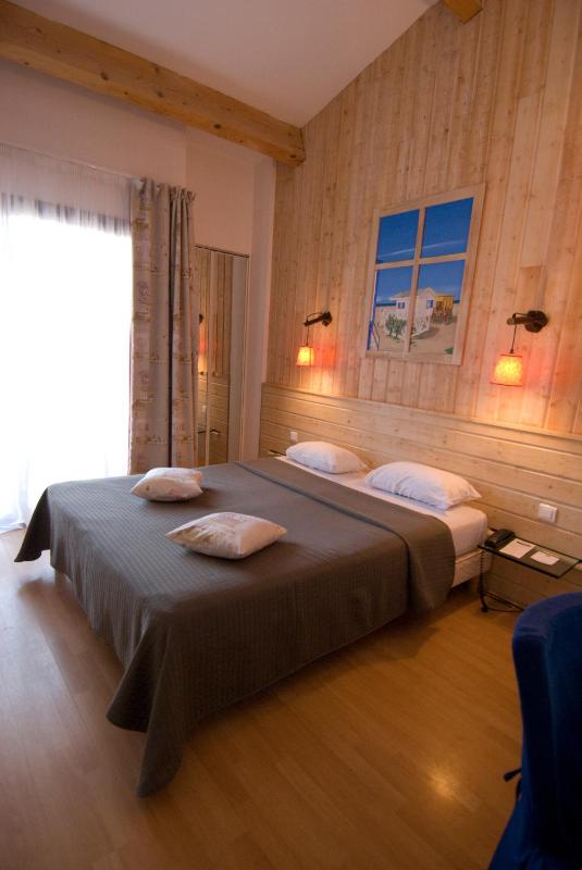 Two Connecting Double Rooms - Spa Access Not Included image 2