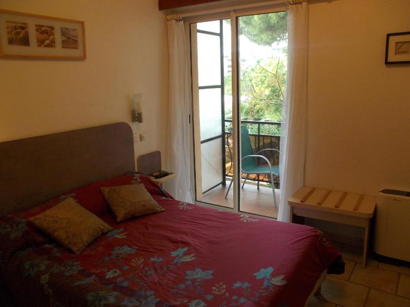 Double Room with Garden View image 3