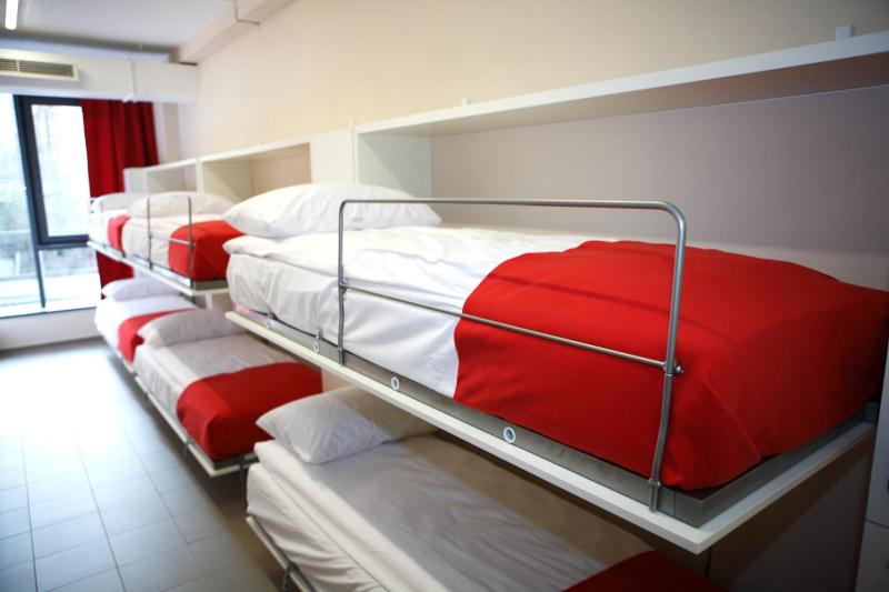 Bed in 12-Bed Mixed Dormitory Room image 2