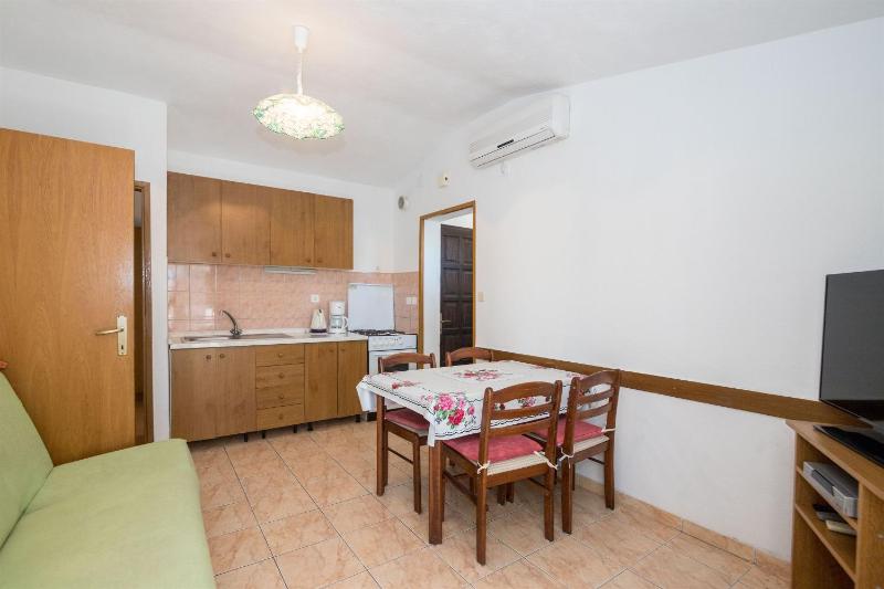 Three-Bedroom Apartment Standard image 3
