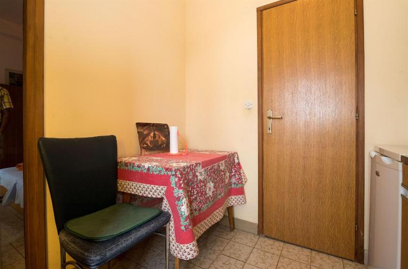 One-Bedroom Apartment image 4