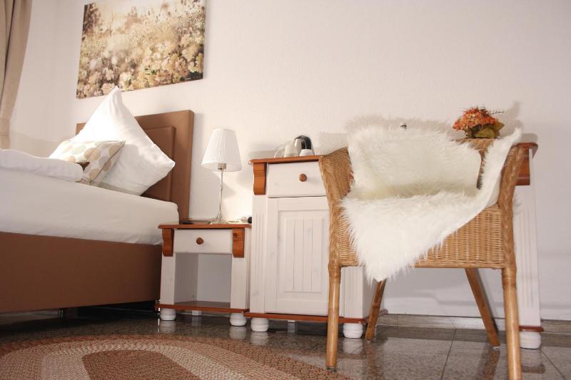 Single Room image 3