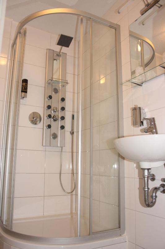 Double or Twin Room with Balcony image 3