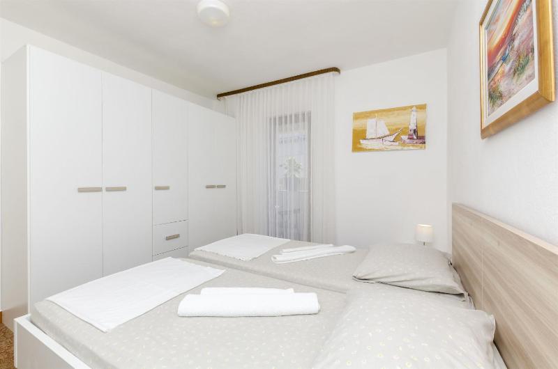 Apartments Denis - image 3