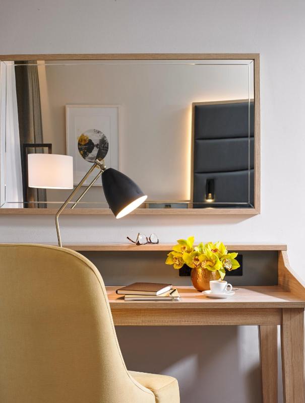 Superior Twin Room image 4
