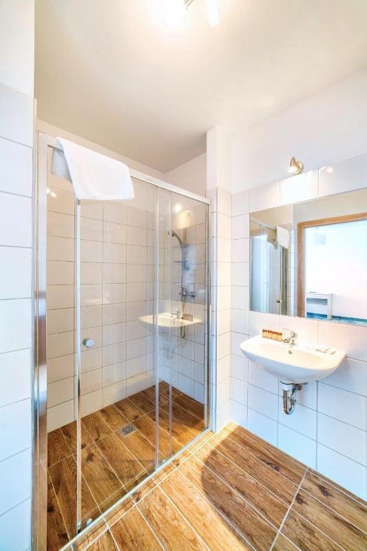 Deluxe Double Room (2 Adults + 1 Child) image 3