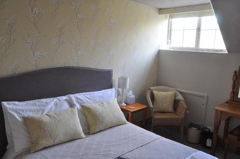 Small Double Room image 1