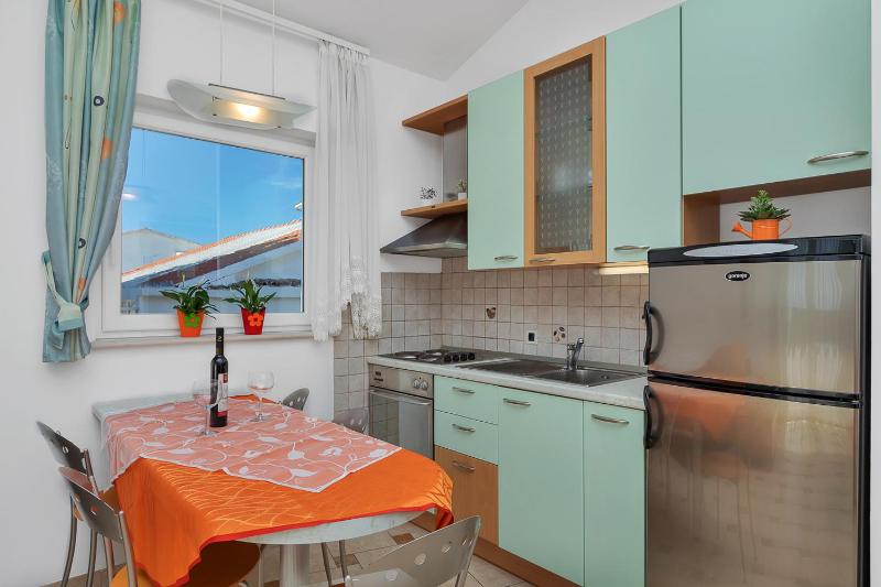 One-Bedroom Apartment image 2