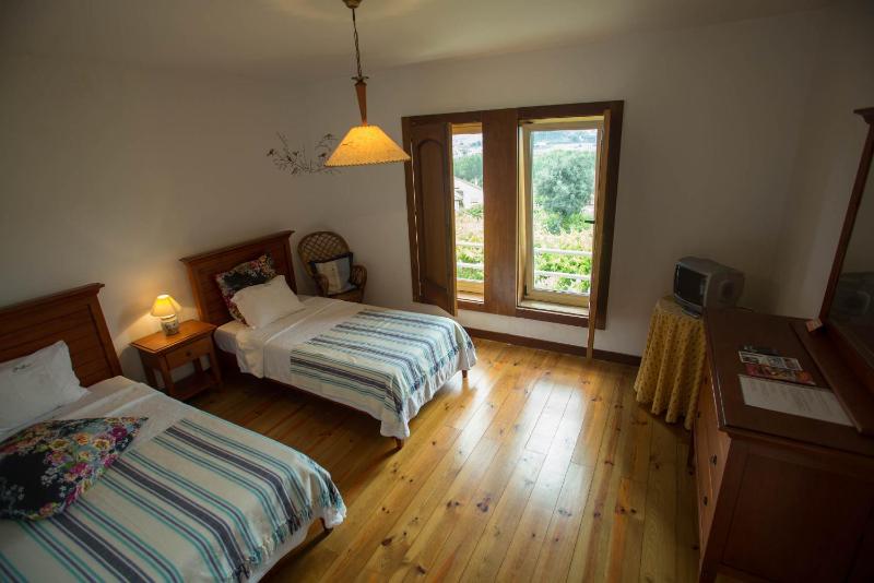 Deluxe Double Room image 2