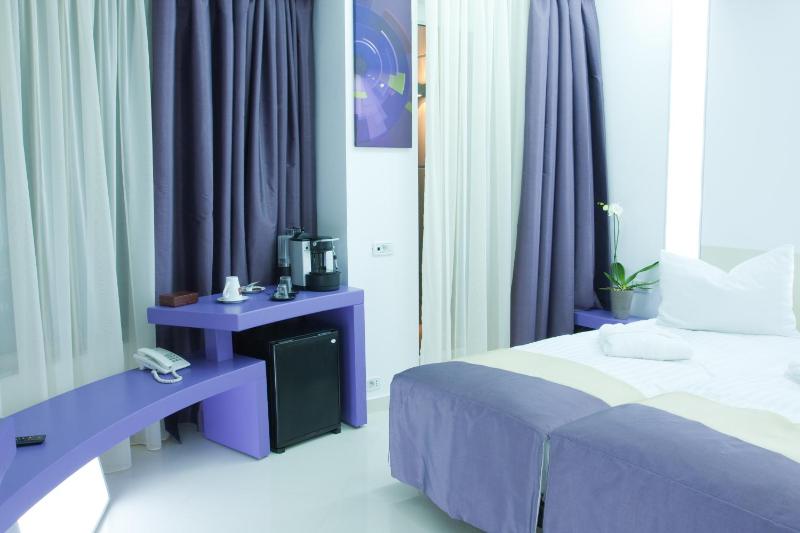 Deluxe Double Room image 1
