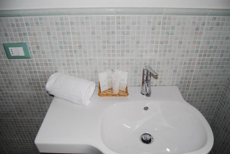 Burlamacco Gold - image 17