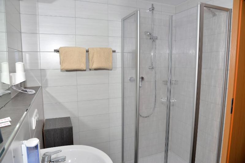 Double Room with Balcony image 3