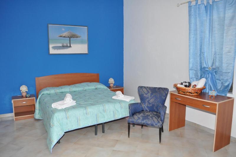 One-Bedroom Apartment image 2