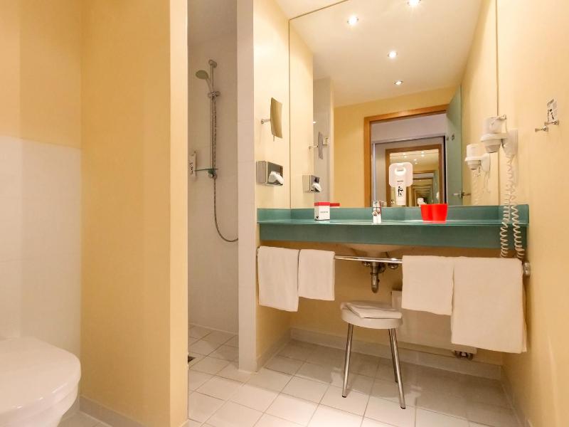 Standard Double Room image 2