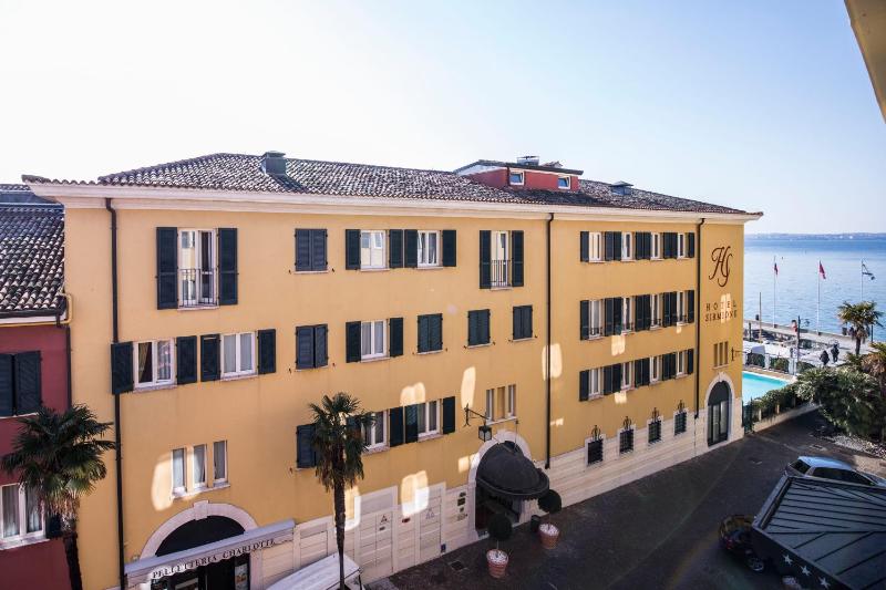 Large Classic Double Room with Spa Access image 2