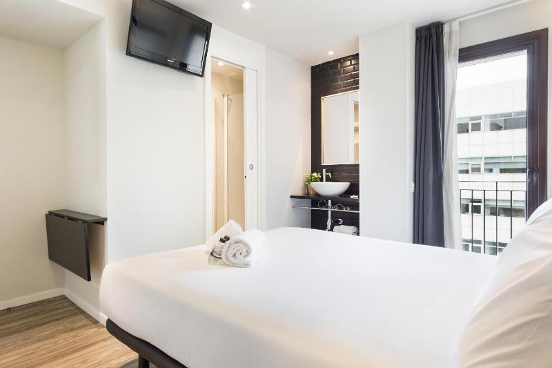 Double Room image 1