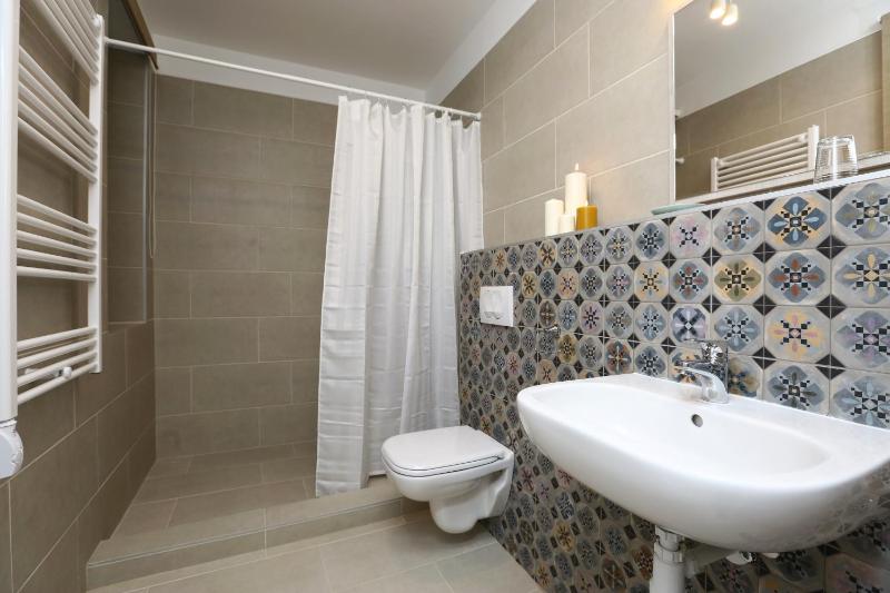 Double or Twin Room image 4