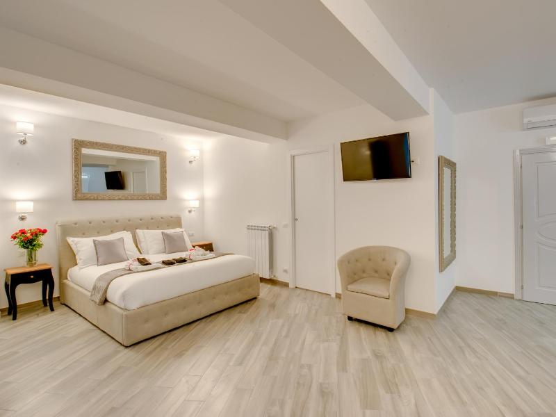 Deluxe Suite image 4