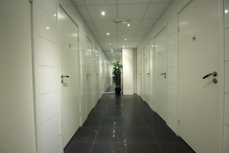 Small Twin Room with Shared Bathroom - No Window image 3