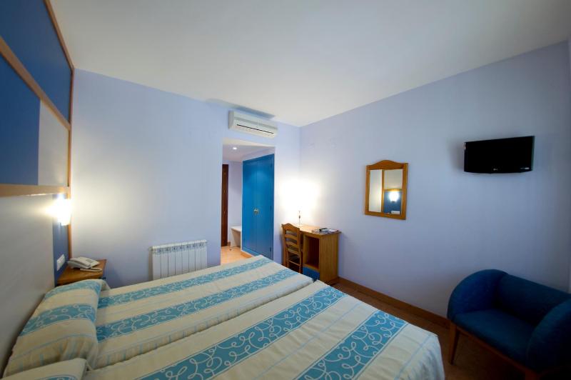 Standard Double Room image 2