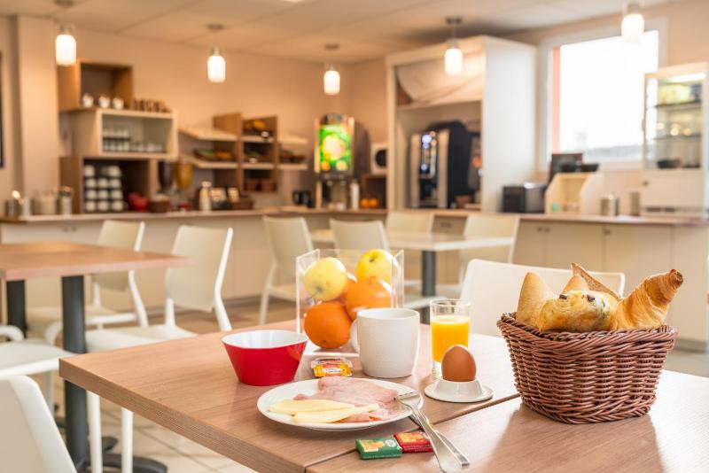 Ace Hôtel Clermont Ferrand La Pardieu - image 4