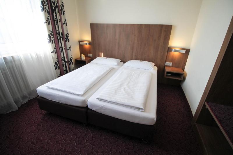Hotel am Zoo - image 9