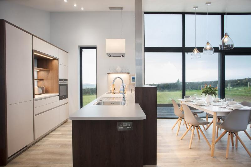 Three-Bedroom Lodge image 3