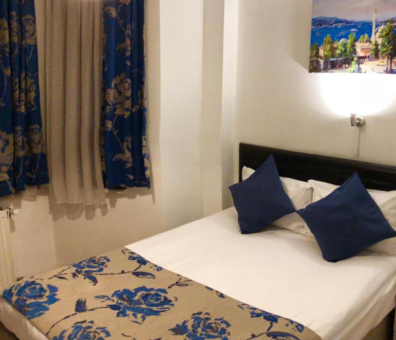 Standard Double Room image 3