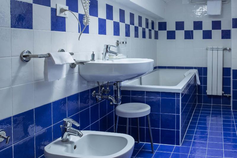 Comfort Single Room image 3